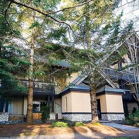 Lagoons By Cozystay Signature Whistler Exterior photo