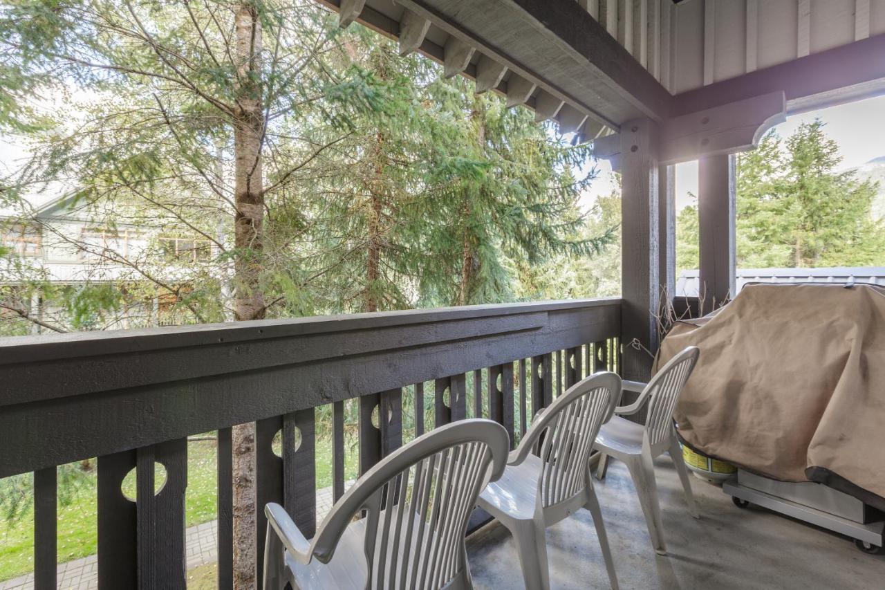 Lagoons By Cozystay Signature Whistler Exterior photo